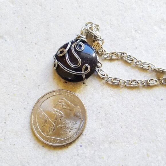 🍂🍁🍃 3/$25!!! Navy Blue Sandstone Disc Necklace w. 20" Stainless Steel Chain - Picture 5 of 8